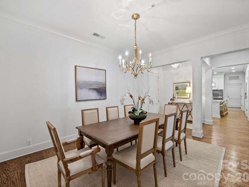 2251 Selwyn Avenue, Charlotte, NC 28207.  MLS# CAR4386921, YatesRealty ID 27626. 