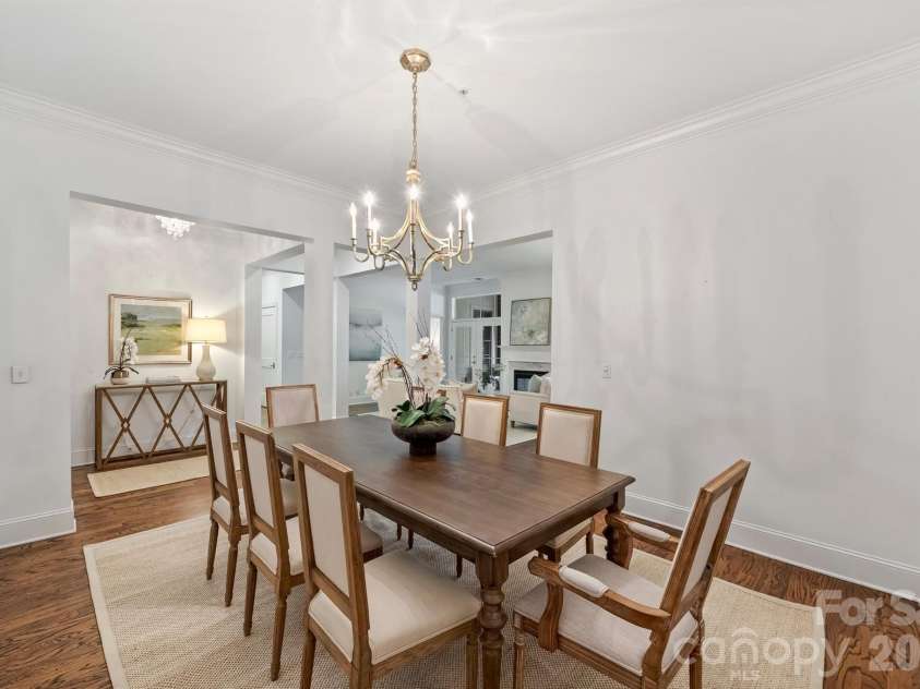 2251 Selwyn Avenue, Charlotte, NC 28207.  MLS# CAR4386921, YatesRealty ID 27626. 