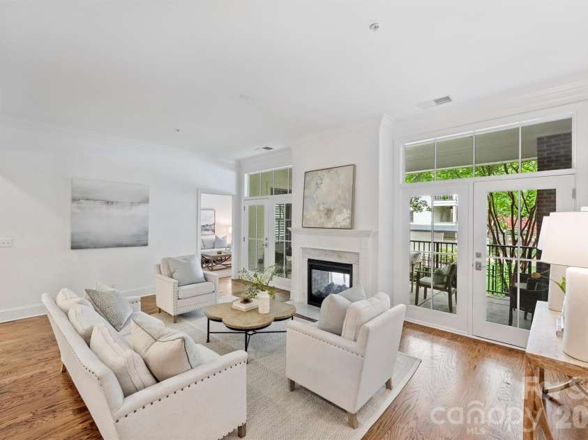 2251 Selwyn Avenue, Charlotte, NC 28207.  MLS# CAR4386921, YatesRealty ID 27626. 