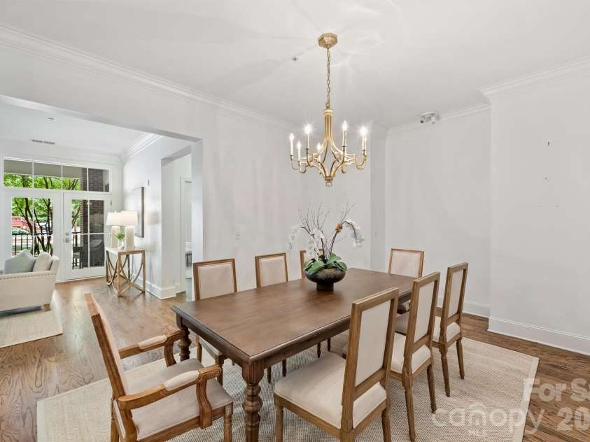 2251 Selwyn Avenue, Charlotte, NC 28207.  MLS# CAR4386921, YatesRealty ID 27626. 