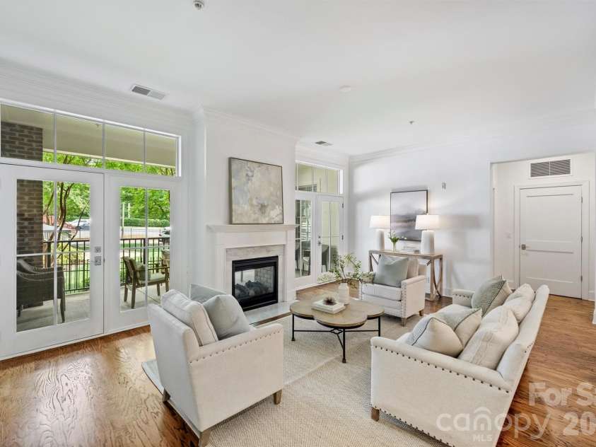 2251 Selwyn Avenue, Charlotte, NC 28207.  MLS# CAR4386921, YatesRealty ID 27626. 