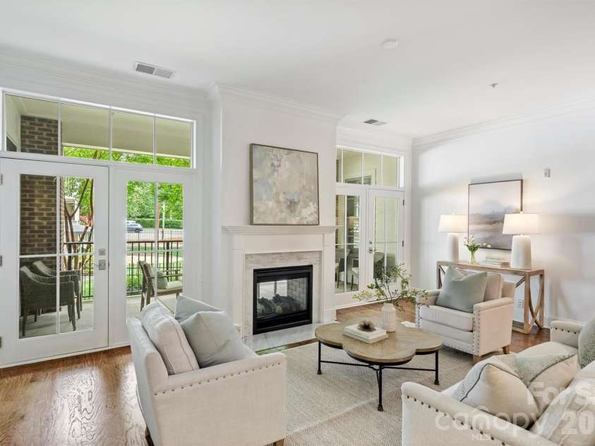 2251 Selwyn Avenue, Charlotte, NC 28207.  MLS# CAR4386921, YatesRealty ID 27626. 