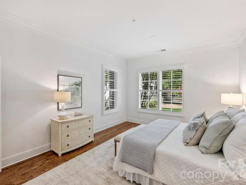 2251 Selwyn Avenue, Charlotte, NC 28207.  MLS# CAR4386921, YatesRealty ID 27626. 