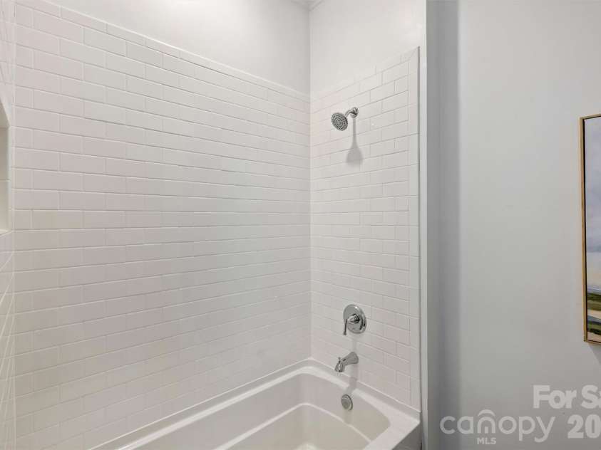 2251 Selwyn Avenue, Charlotte, NC 28207.  MLS# CAR4386921, YatesRealty ID 27626. 