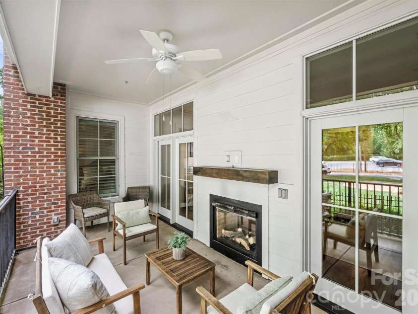 2251 Selwyn Avenue, Charlotte, NC 28207.  MLS# CAR4386921, YatesRealty ID 27626. 