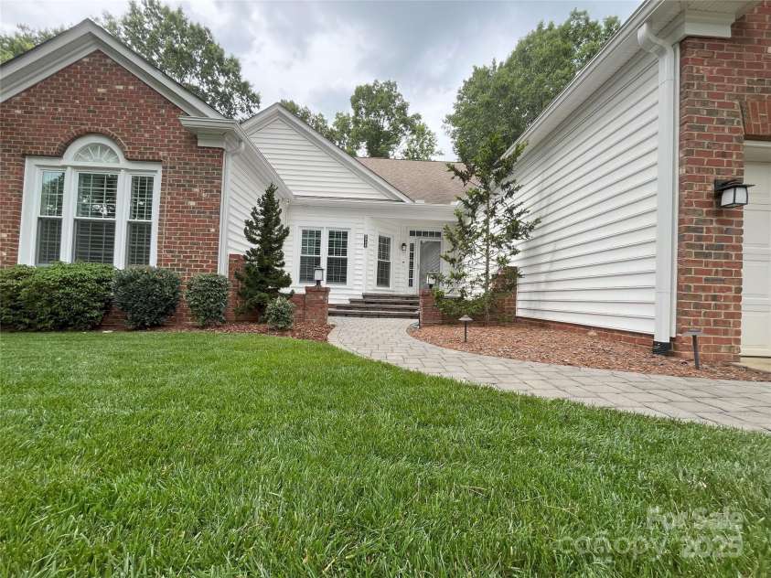 5929 Waterelm Lane, Charlotte, NC 28269.  MLS# CAR4264199, YatesRealty ID 27628. Front View 1