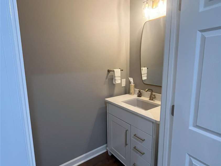5929 Waterelm Lane, Charlotte, NC 28269.  MLS# CAR4264199, YatesRealty ID 27628. Half Bath