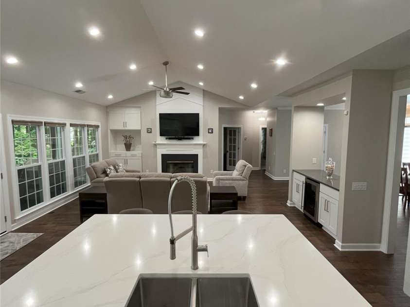 5929 Waterelm Lane, Charlotte, NC 28269.  MLS# CAR4264199, YatesRealty ID 27628. Kitchen Living Room