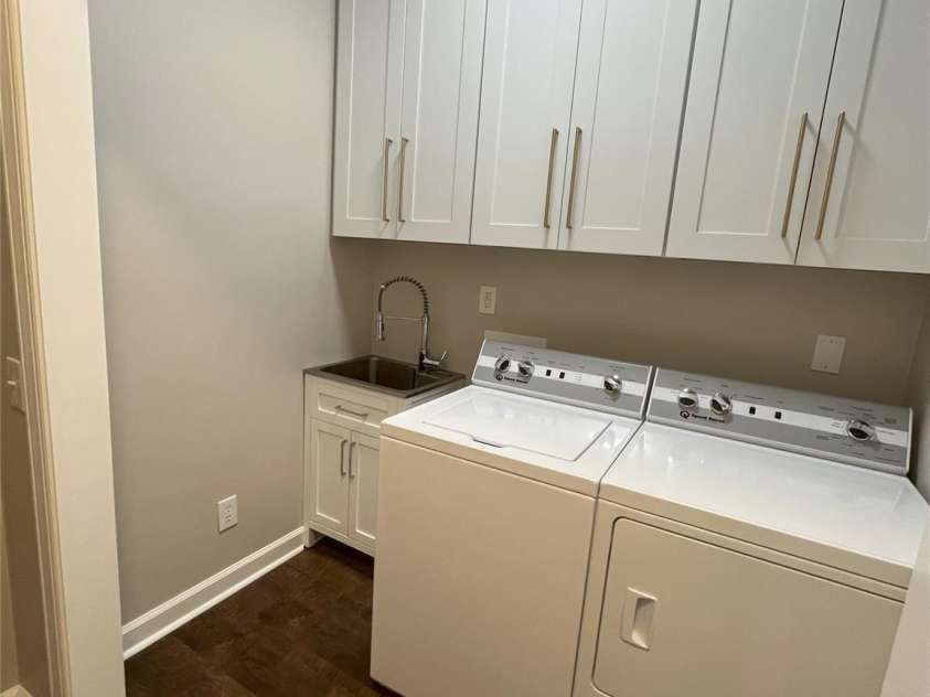 5929 Waterelm Lane, Charlotte, NC 28269.  MLS# CAR4264199, YatesRealty ID 27628. Washer Dry Utility
