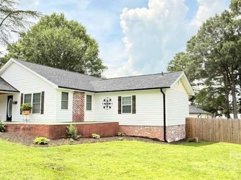 210 Church Street, Cherryville, NC 28021.  MLS# CAR4275216, YatesRealty ID 27629. 