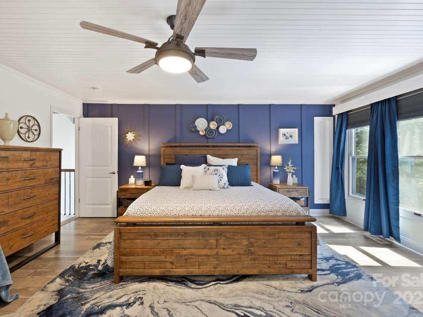 2440 Cumming Woods Lane, Hendersonville, NC 28739.  MLS# CAR4273661, YatesRealty ID 27630. 