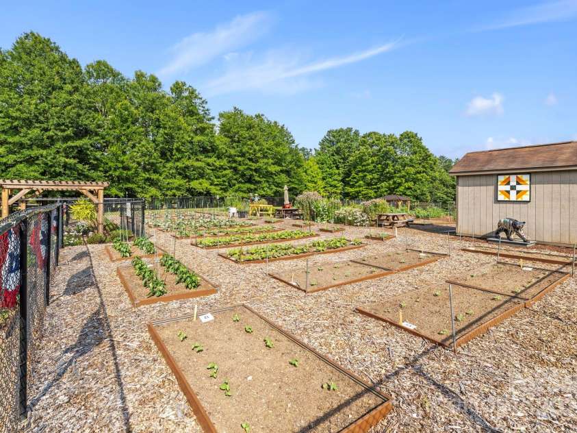 2440 Cumming Woods Lane, Hendersonville, NC 28739.  MLS# CAR4273661, YatesRealty ID 27630. 