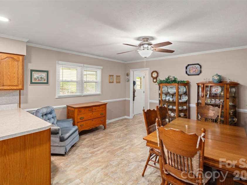 83 Honeysuckle Lane, Burnsville, NC 28714.  MLS# CAR4377930, YatesRealty ID 27630. 