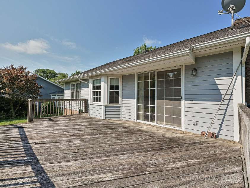 2912 Peachwood Court, Fort Mill, SC 29715.  MLS# CAR4276302, YatesRealty ID 27631. Back Deck
