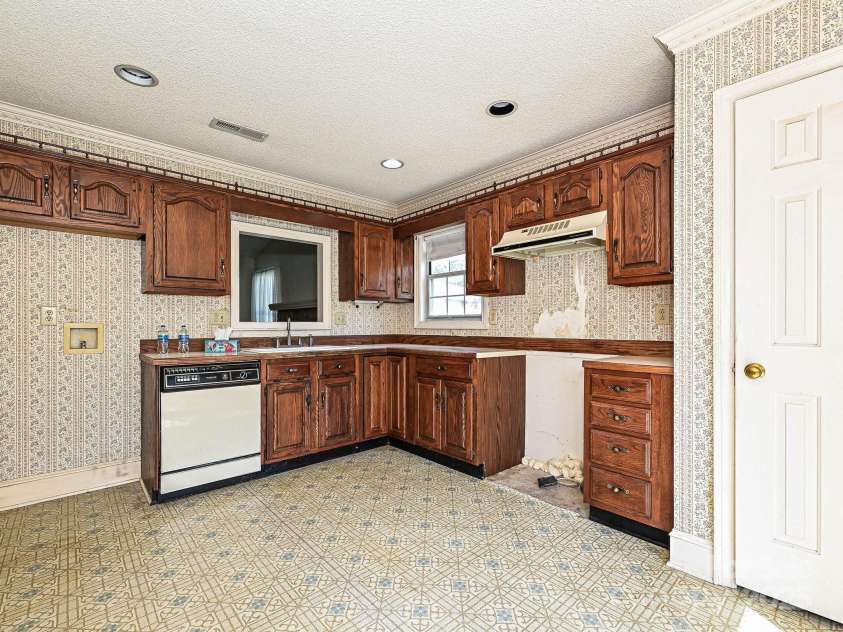 2912 Peachwood Court, Fort Mill, SC 29715.  MLS# CAR4276302, YatesRealty ID 27631. Kitchen