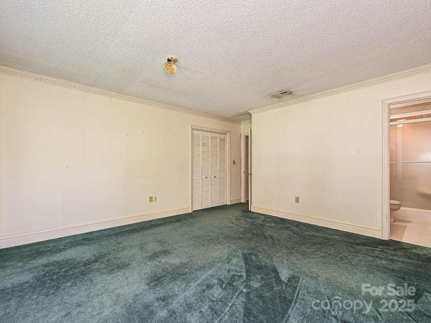 2912 Peachwood Court, Fort Mill, SC 29715.  MLS# CAR4276302, YatesRealty ID 27631. Primary Bedroom