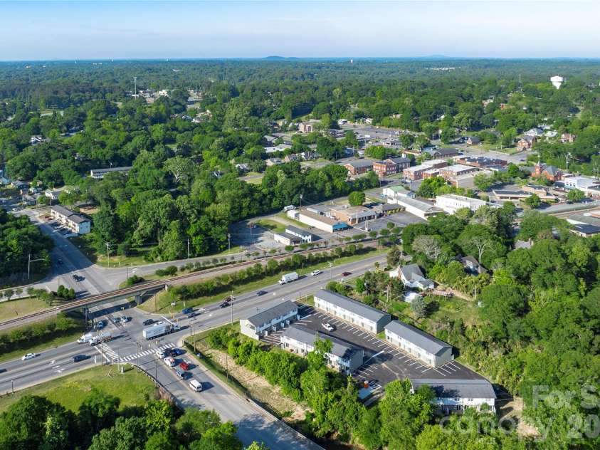 300 Charlotte Avenue, Mount Holly, NC 28120.  MLS# CAR4388531, YatesRealty ID 27634. 
