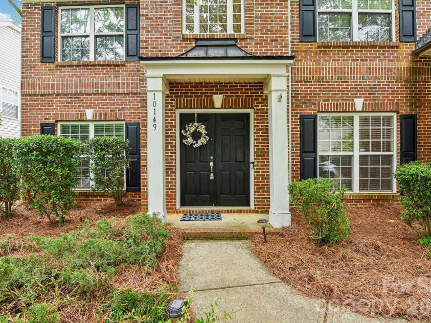 10149 Barrands Lane, Charlotte, NC 28278.  MLS# CAR4380589, YatesRealty ID 27635. 