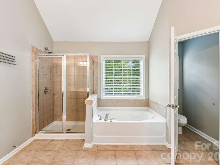 10149 Barrands Lane, Charlotte, NC 28278.  MLS# CAR4380589, YatesRealty ID 27635. 