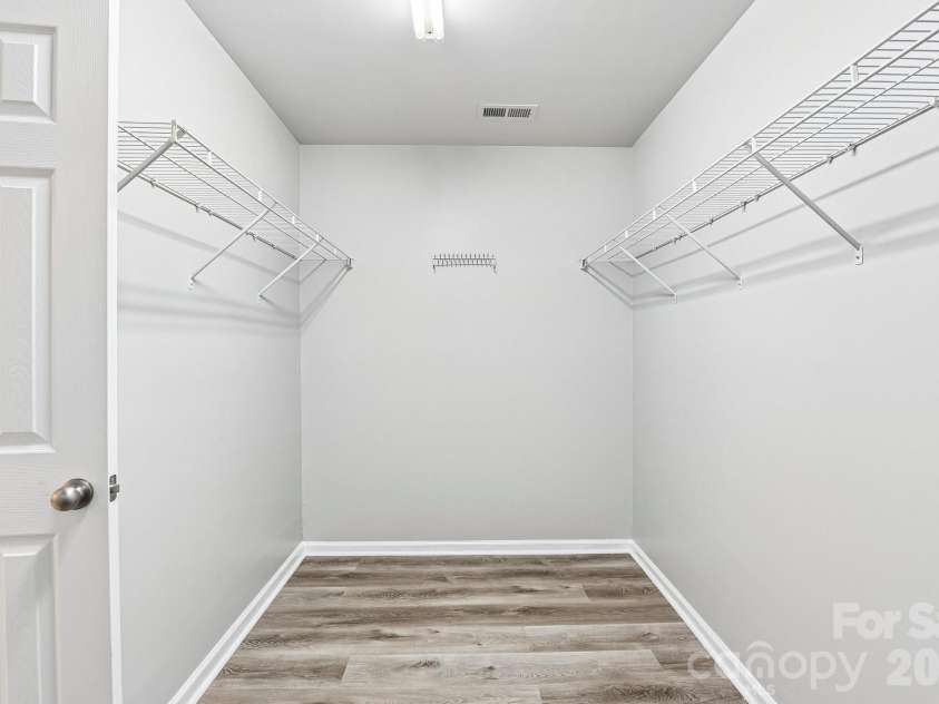 10149 Barrands Lane, Charlotte, NC 28278.  MLS# CAR4380589, YatesRealty ID 27635. 