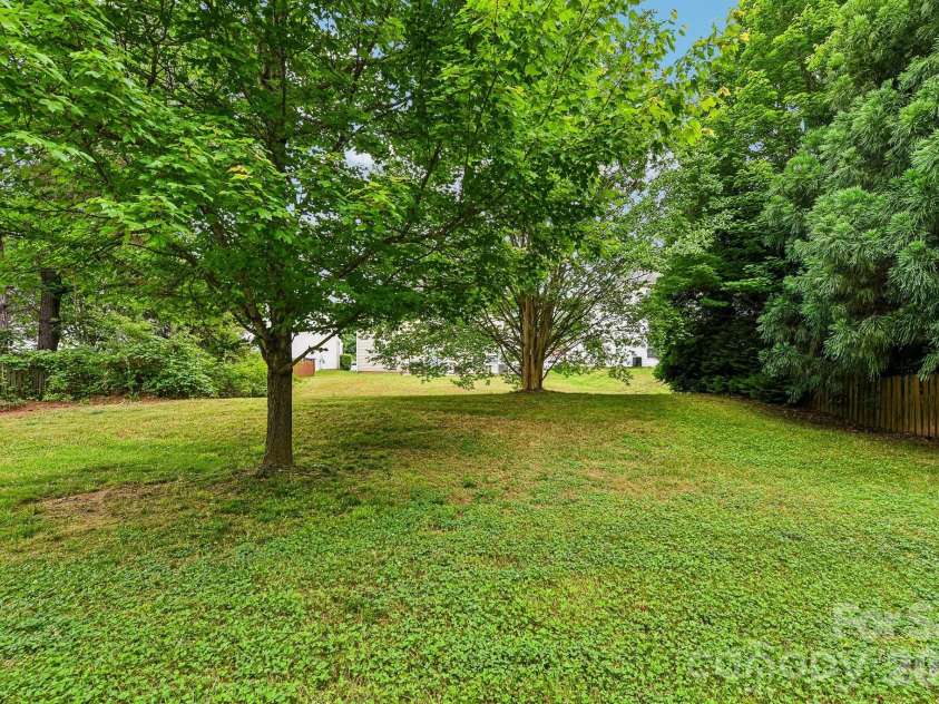 10149 Barrands Lane, Charlotte, NC 28278.  MLS# CAR4380589, YatesRealty ID 27635. 