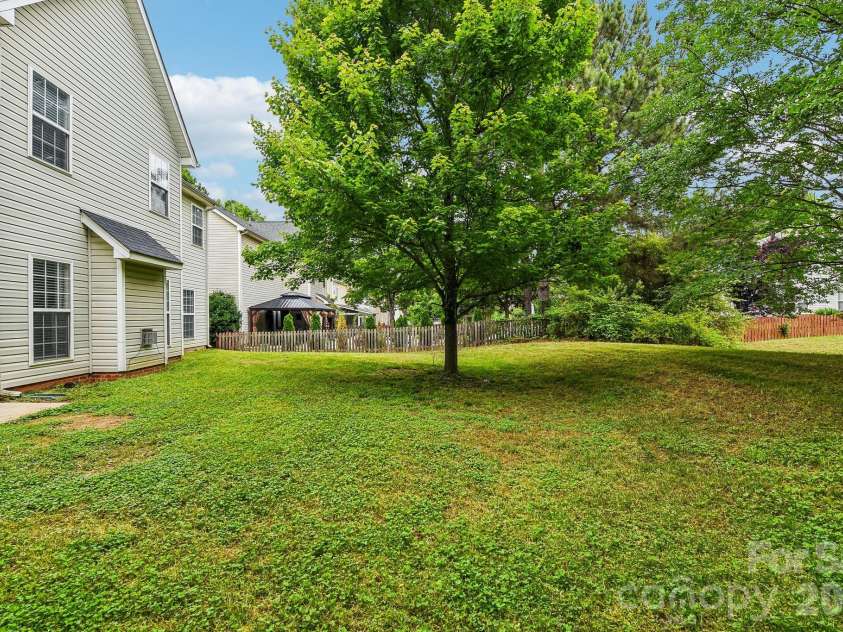 10149 Barrands Lane, Charlotte, NC 28278.  MLS# CAR4380589, YatesRealty ID 27635. 