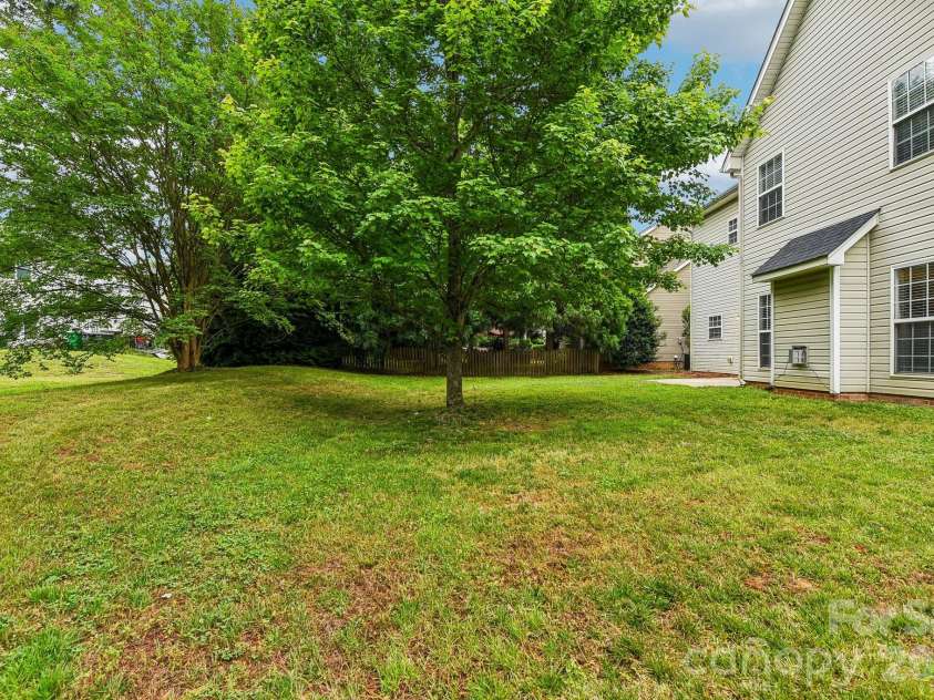 10149 Barrands Lane, Charlotte, NC 28278.  MLS# CAR4380589, YatesRealty ID 27635. 