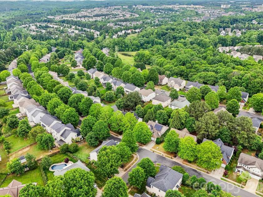 10149 Barrands Lane, Charlotte, NC 28278.  MLS# CAR4380589, YatesRealty ID 27635. 