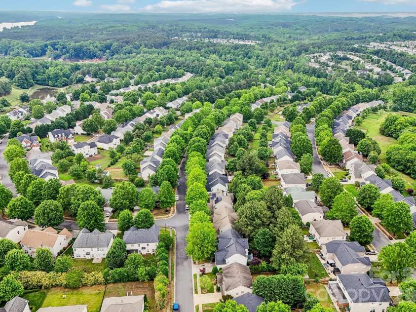 10149 Barrands Lane, Charlotte, NC 28278.  MLS# CAR4380589, YatesRealty ID 27635. 