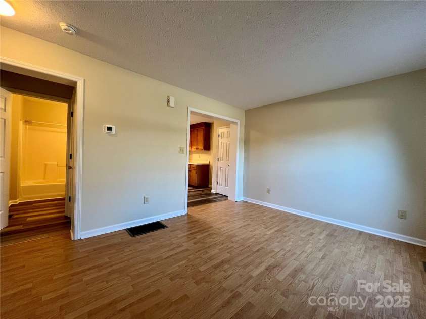 3 Wesley Branch Road, Asheville, NC 28806.  MLS# CAR4279575, YatesRealty ID 27636. 