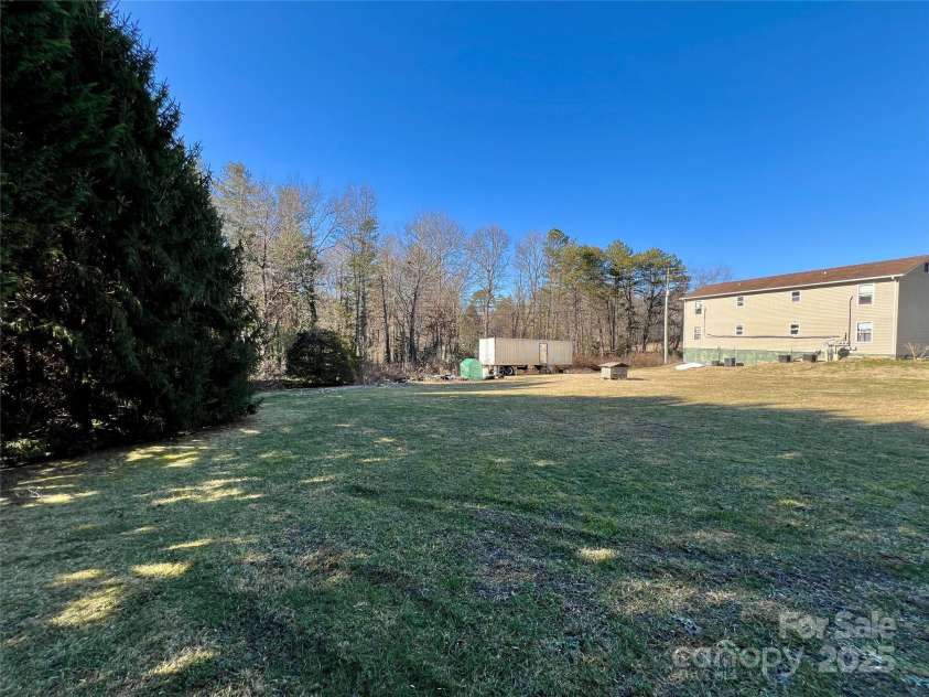 3 Wesley Branch Road, Asheville, NC 28806.  MLS# CAR4279575, YatesRealty ID 27636. 