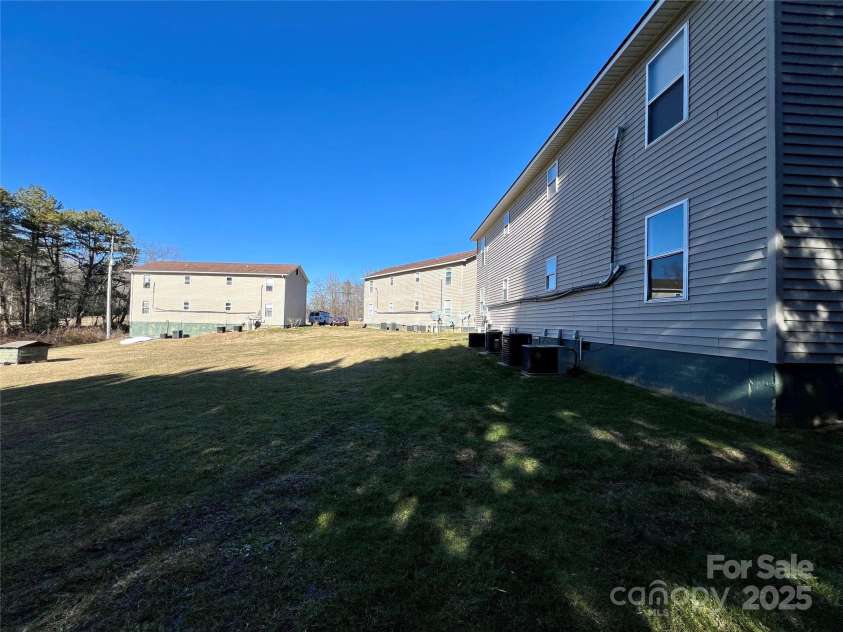 3 Wesley Branch Road, Asheville, NC 28806.  MLS# CAR4279575, YatesRealty ID 27636. 