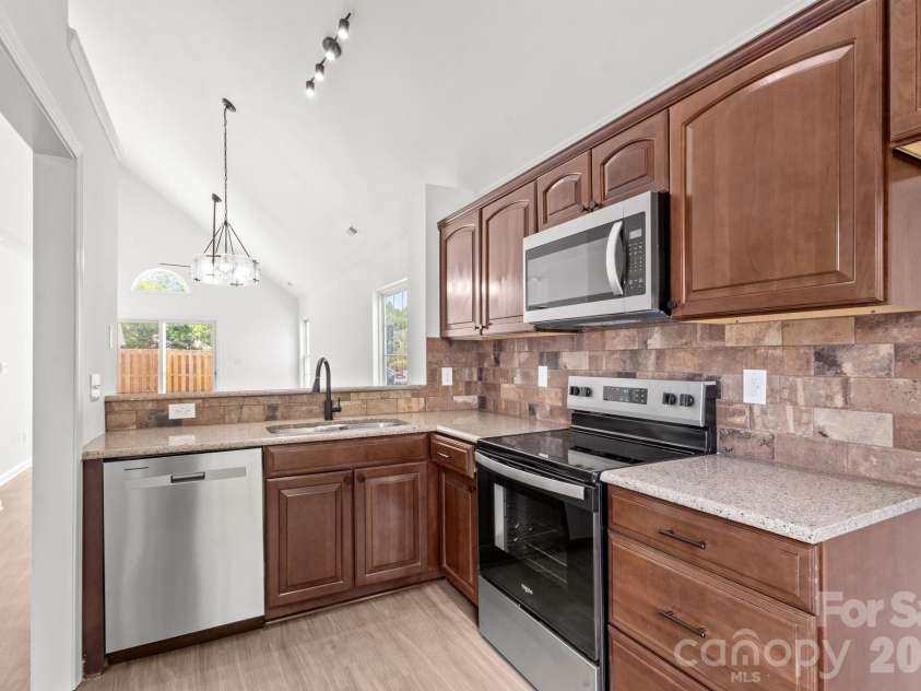 935 Heritage Parkway, Fort Mill, SC 29715.  MLS# CAR4374886, YatesRealty ID 27636. 