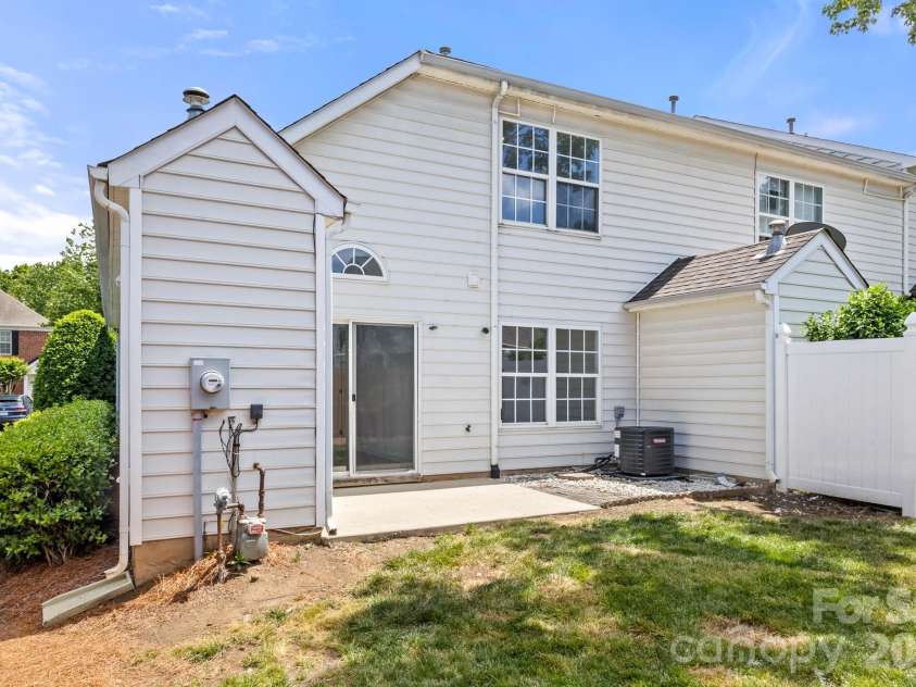 935 Heritage Parkway, Fort Mill, SC 29715.  MLS# CAR4374886, YatesRealty ID 27636. 