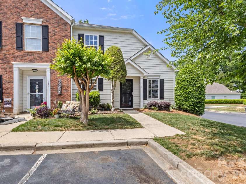 935 Heritage Parkway, Fort Mill, SC 29715.  MLS# CAR4374886, YatesRealty ID 27636. 