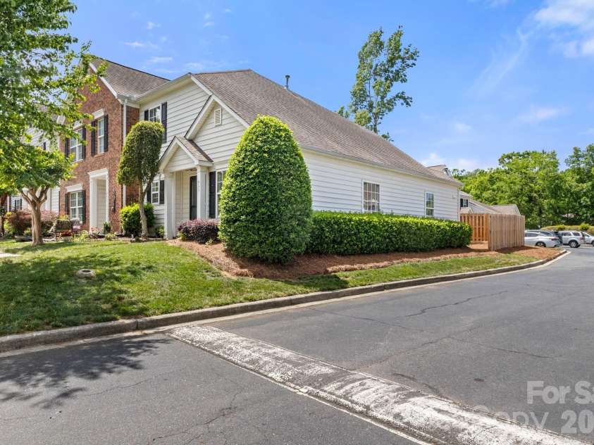 935 Heritage Parkway, Fort Mill, SC 29715.  MLS# CAR4374886, YatesRealty ID 27636. 