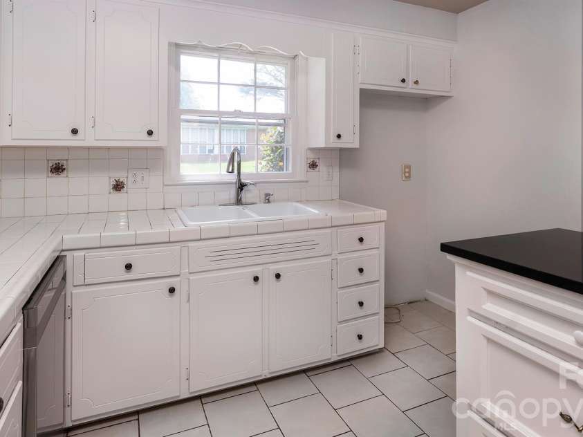 4325 Shea Lane, Mint Hill, NC 28227.  MLS# CAR4386456, YatesRealty ID 27637. 