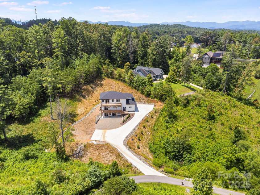 115 Nader Avenue, Weaverville, NC 28787.  MLS# CAR4282051, YatesRealty ID 27638. 