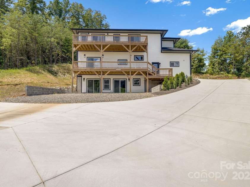 115 Nader Avenue, Weaverville, NC 28787.  MLS# CAR4282051, YatesRealty ID 27638. 