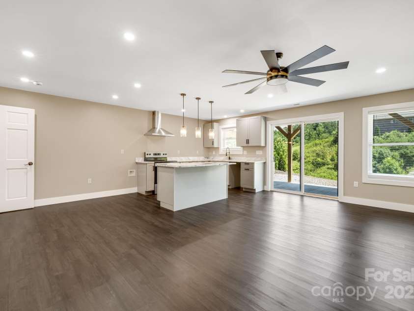 115 Nader Avenue, Weaverville, NC 28787.  MLS# CAR4282051, YatesRealty ID 27638. 