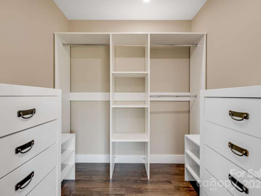115 Nader Avenue, Weaverville, NC 28787.  MLS# CAR4282051, YatesRealty ID 27638. MAIN BEDROOM CLOSET