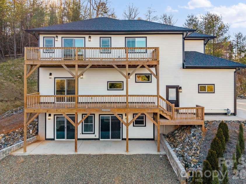 115 Nader Avenue, Weaverville, NC 28787.  MLS# CAR4336654, YatesRealty ID 27638. 