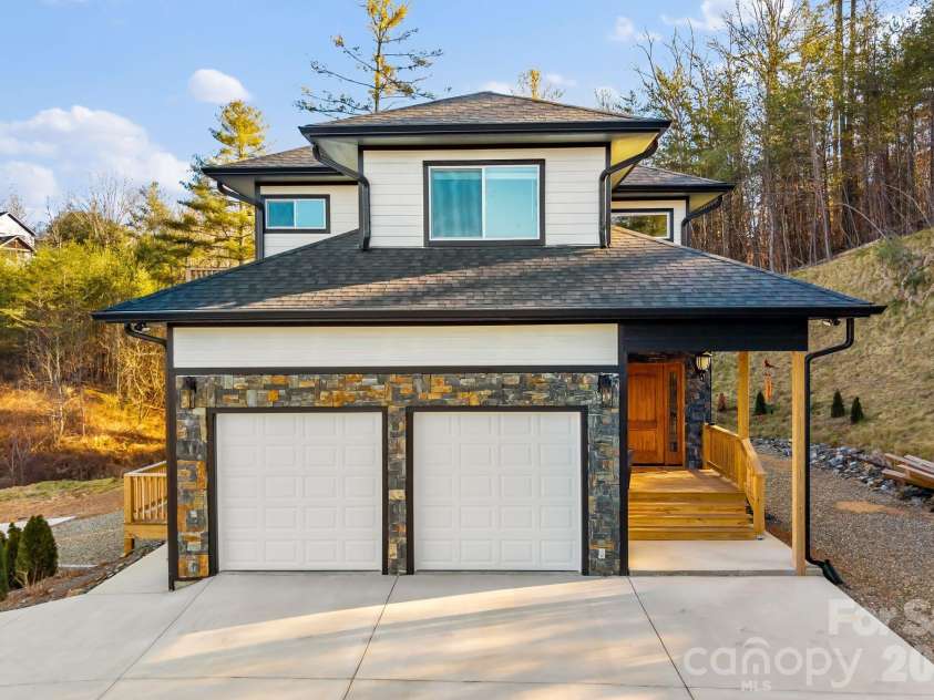 115 Nader Avenue, Weaverville, NC 28787.  MLS# CAR4336654, YatesRealty ID 27638. 