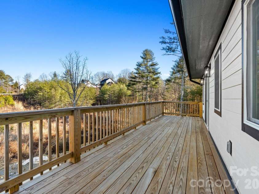 115 Nader Avenue, Weaverville, NC 28787.  MLS# CAR4336654, YatesRealty ID 27638. 