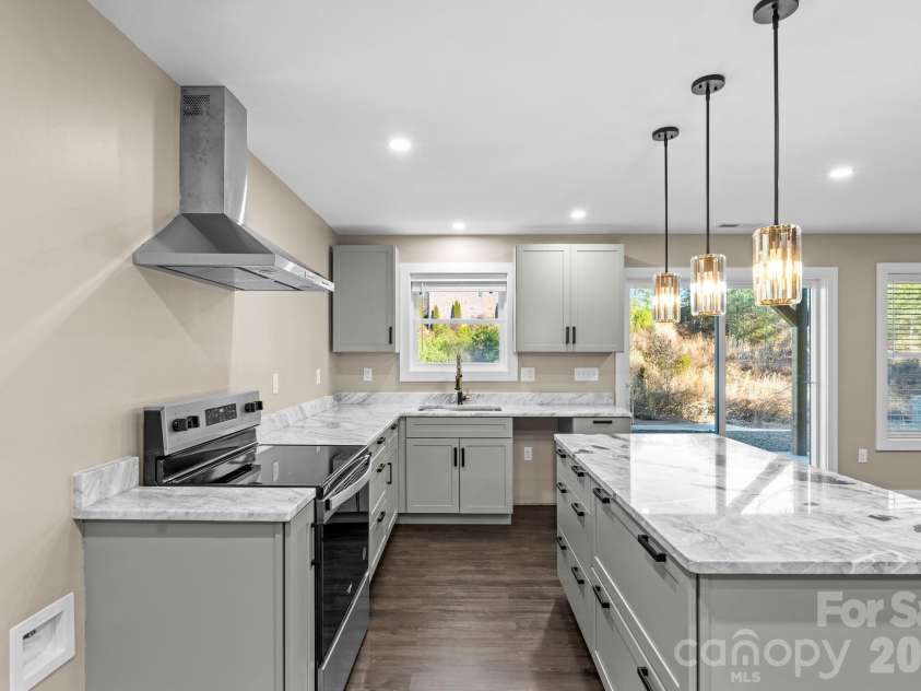 115 Nader Avenue, Weaverville, NC 28787.  MLS# CAR4336654, YatesRealty ID 27638. 