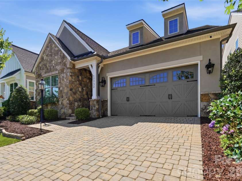 17732 Jetton Green Loop, Cornelius, NC 28031.  MLS# CAR4386342, YatesRealty ID 27638. 