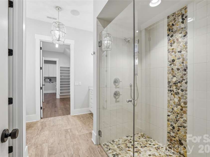17732 Jetton Green Loop, Cornelius, NC 28031.  MLS# CAR4386342, YatesRealty ID 27638. 