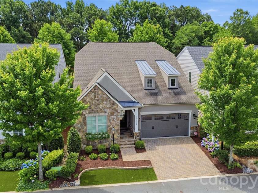 17732 Jetton Green Loop, Cornelius, NC 28031.  MLS# CAR4386342, YatesRealty ID 27638. 