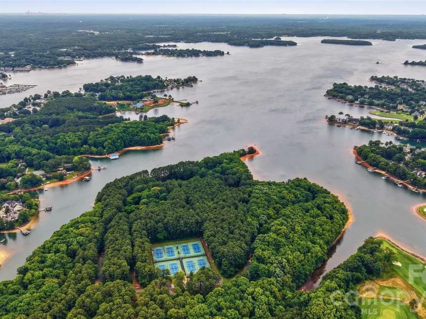 17732 Jetton Green Loop, Cornelius, NC 28031.  MLS# CAR4386342, YatesRealty ID 27638. 