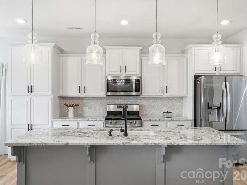1205 Brooksland Place, Waxhaw, NC 28173.  MLS# CAR4399990, YatesRealty ID 27639. 